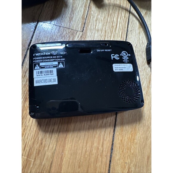 Nextar Q4 Automotive Mountable GPS Bundle With Charger And Case - Picture 3 of 9